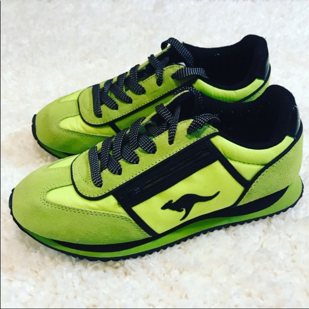 ISO!! Size 7/7.5 please share this!!